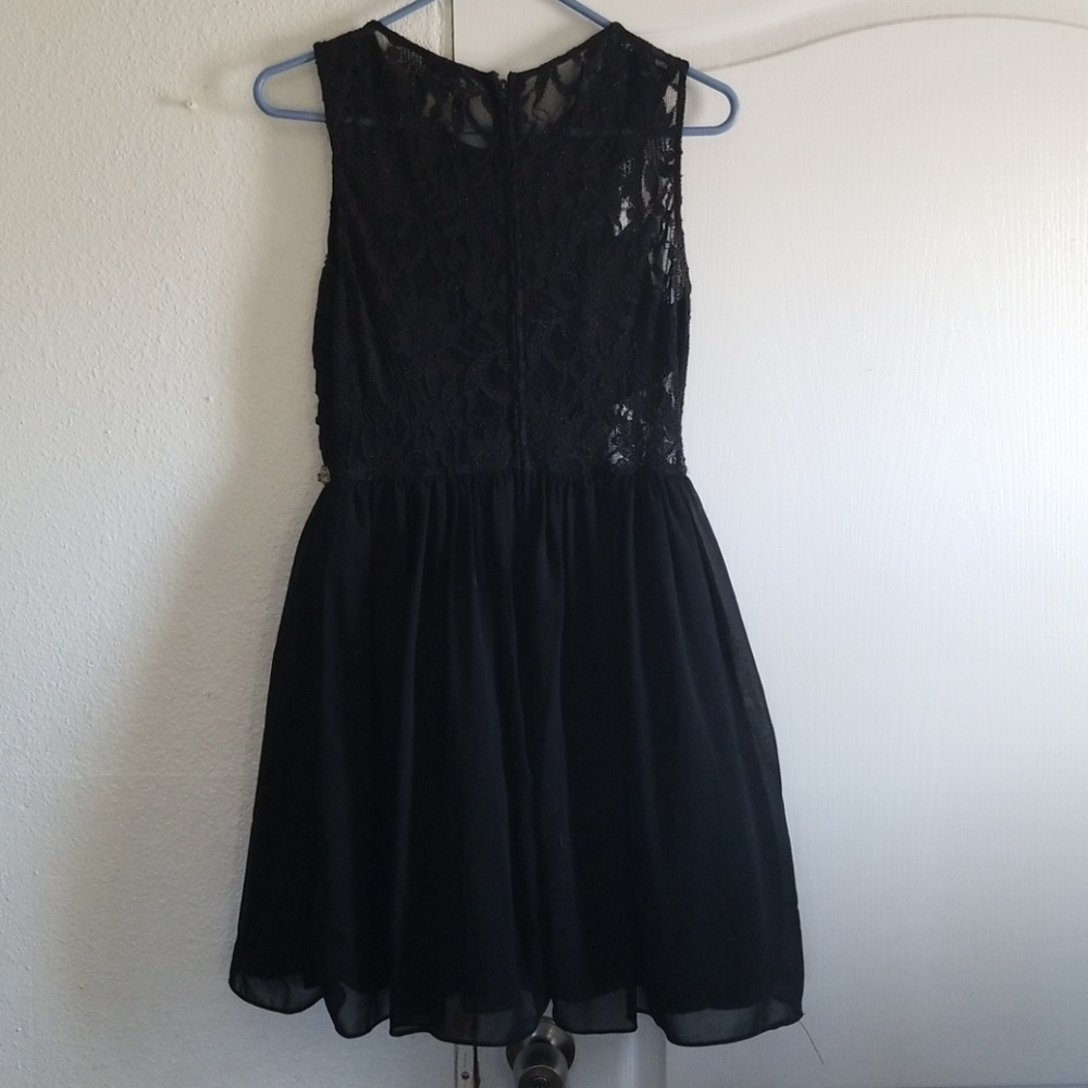 Dress - Picture 4 of 6